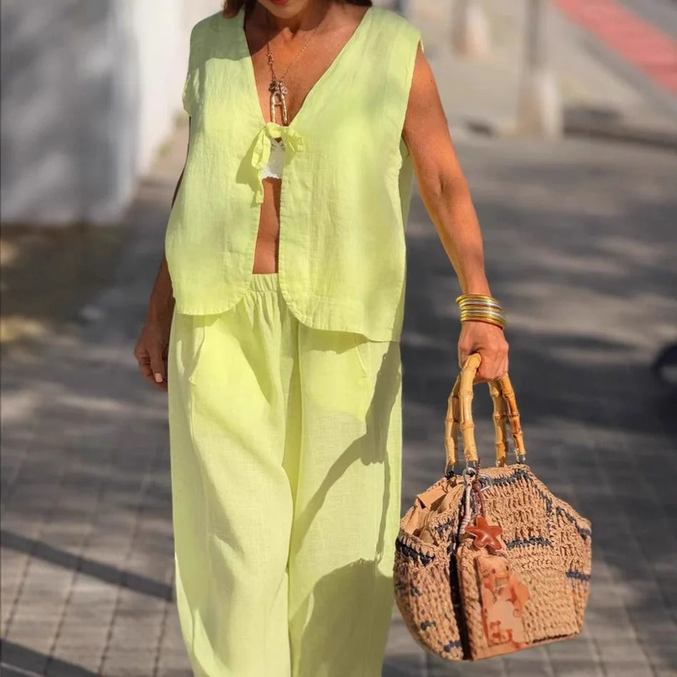 Women’s Two-Piece Set – Relaxed Fit – Comfortable Feel – Sleeveless V-Neck Top – Wide-Leg Pants
