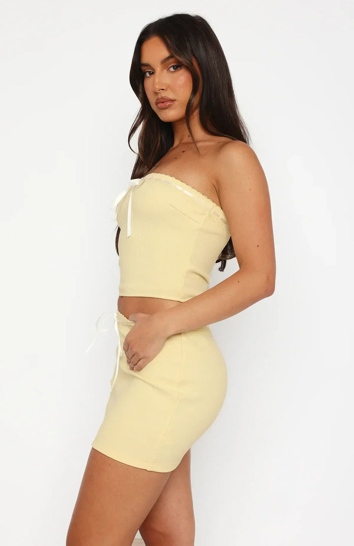 Women’s 2-Piece Set – Strapless Crop Top & Mini Skirt – Scalloped Hem – Tie Front Detail