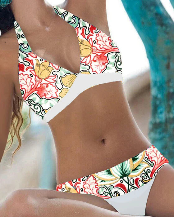 Women’s Bikini Set – Halter Neck – V-Cut Top – Stretch Fit – Elegant Floral Pattern