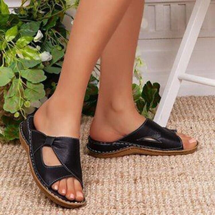 Women’s Sandals – Slip-On Comfort – Flat Sole – Cross-Strap Design – Breathable Feel