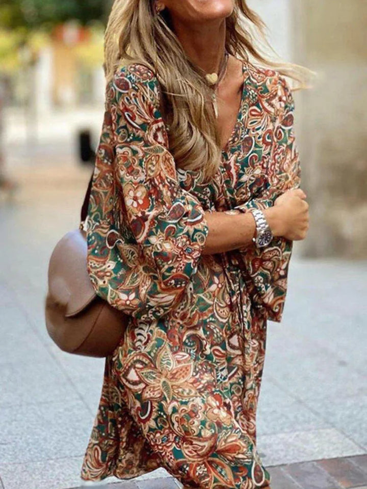 Women's Bohemian Dress - Paisley Print - V-Neck - Flowy Knee-Length - 3/4 Bell Sleeve