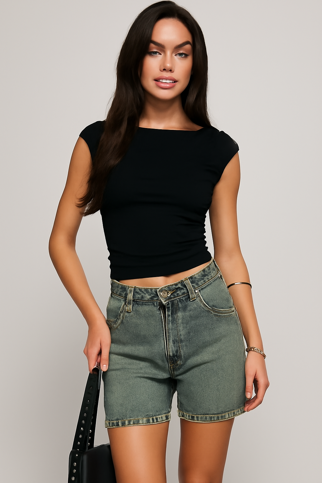 Women’s Denim Shorts - High Waist - 5-Pocket Style - Button Zip Closure - Casual Fit