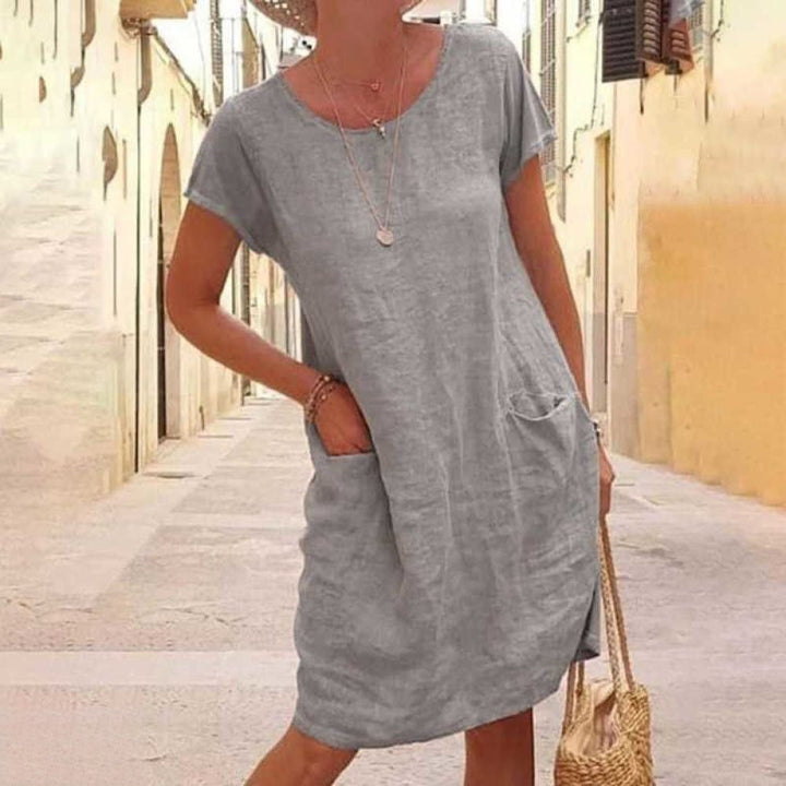 Women’s Knee-Length Dress – Relaxed Fit – Short Sleeve – Natural Fibers – Casual Style