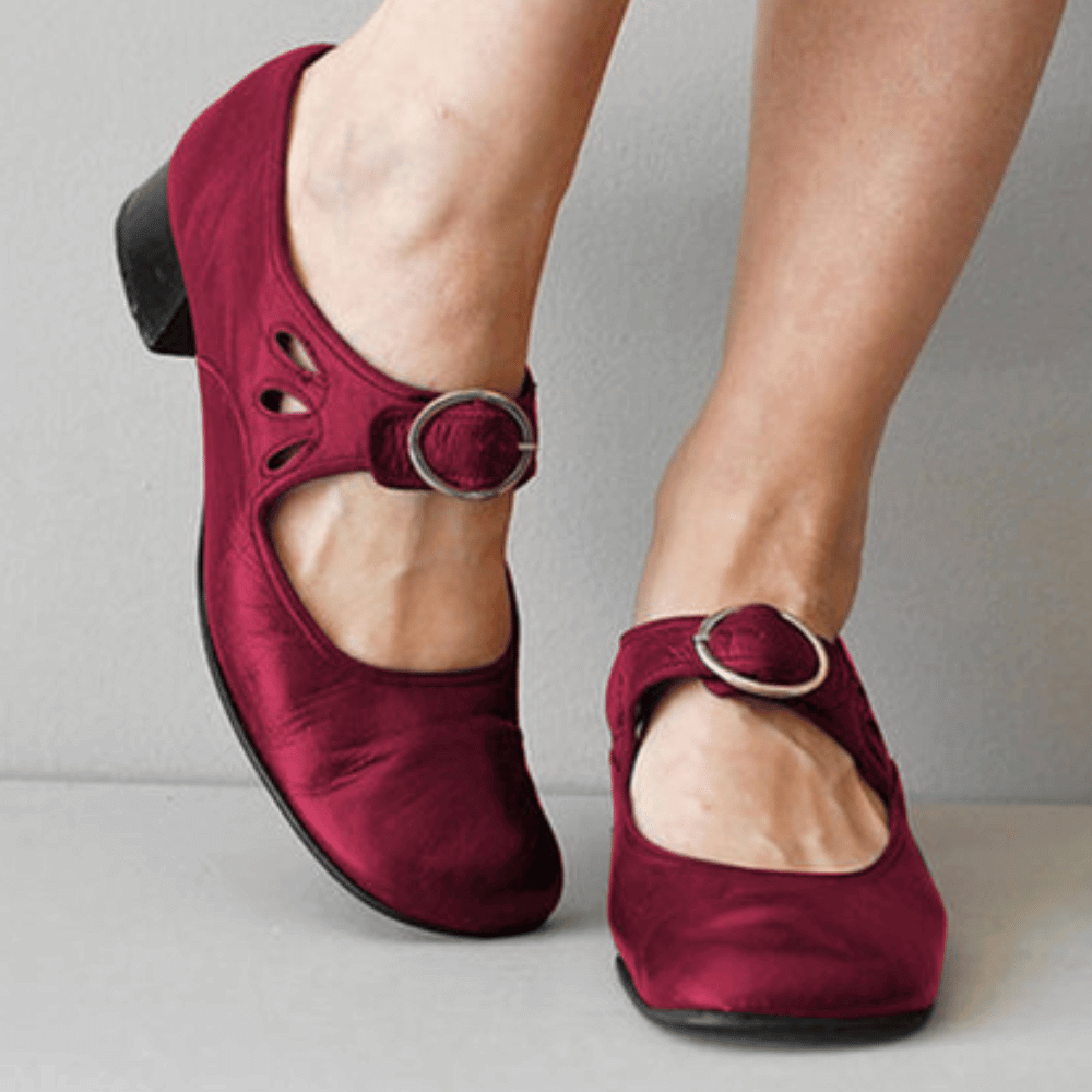 Women's Mary Jane Shoes - Leather - Round Toe - Low Block Heel - Buckle Strap