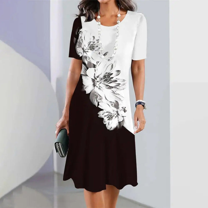 Women's Dress - Short Sleeve - Knee-Length - Ombre Print - Flared Casual Fit