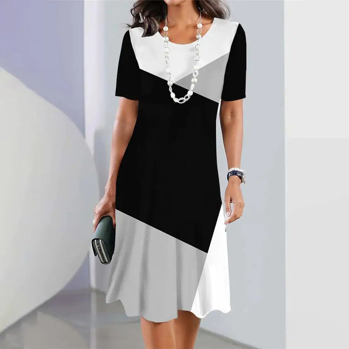 Women's Dress - Short Sleeve - Knee-Length - Ombre Print - Flared Casual Fit