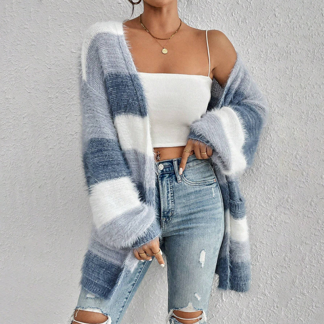 Women’s Knit Cardigan - Oversized Fit - Plush Texture - Long Sleeve Open Front