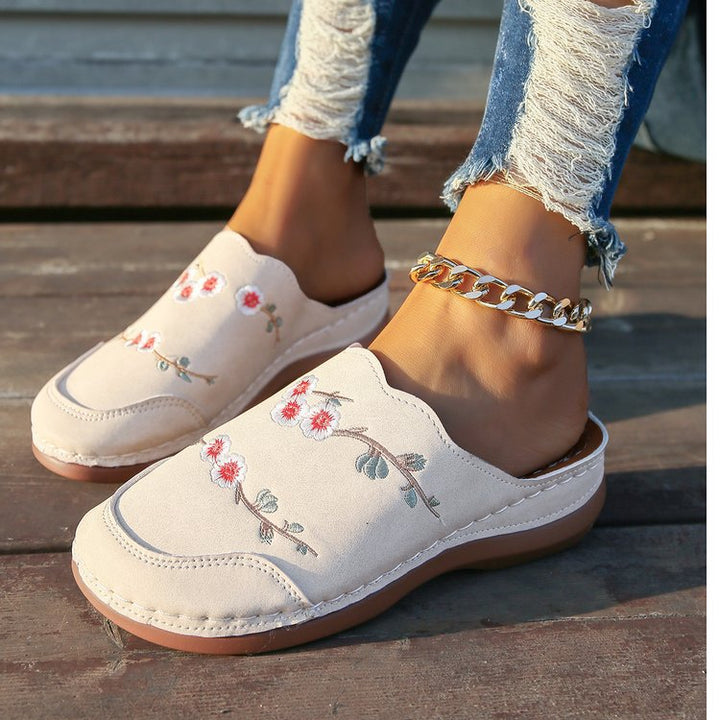Women’s Flat Sandals – Embroidered Floral – Slip-On Comfort – Round Toe