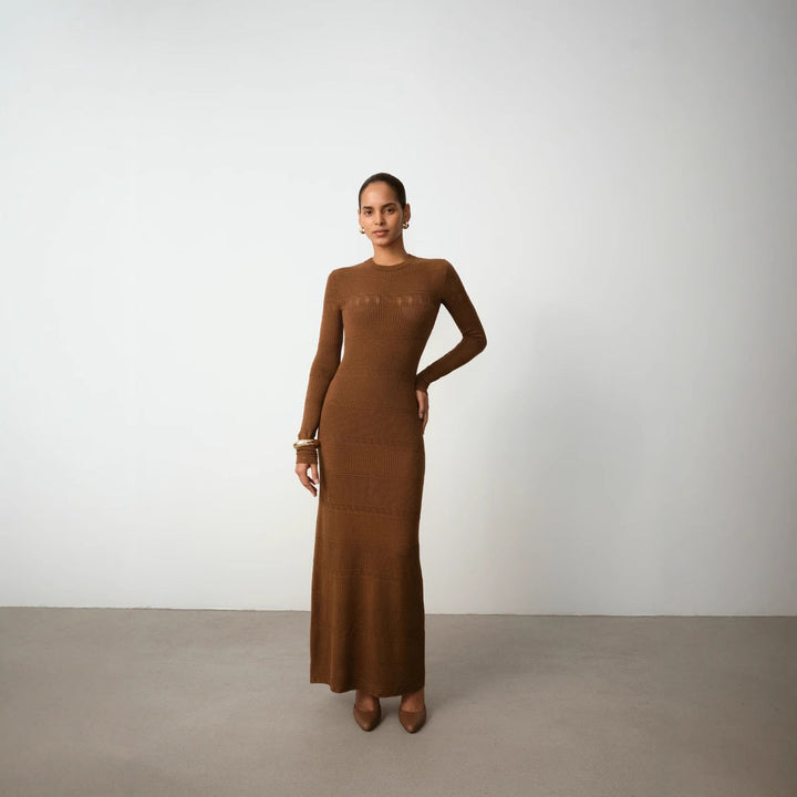 Women’s Maxi Dress – Fitted Silhouette – Long Sleeve – Knit Texture – Crew Neck