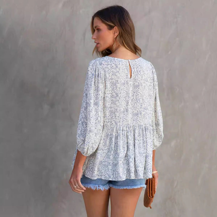 Women’s Blouse – Flowy Fit – Floral Pattern – Puff 3/4 Sleeve – Round Neck Casual Top