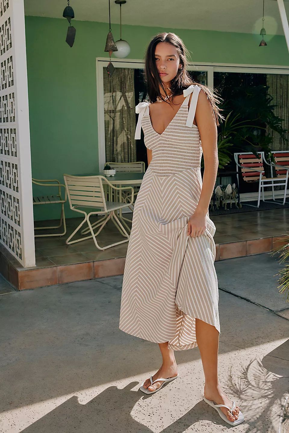 Women’s Maxi Dress – V-Neck – Shoulder Tie Straps – Flowy Fit – Chevron Pattern