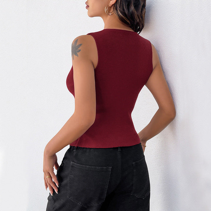 Women’s Sleeveless Vest - Ribbed Knit - Slim Fit - Decorative Clasp Front - Cropped Style