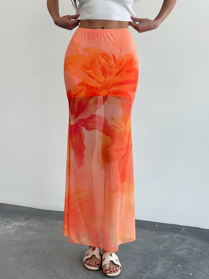 Women’s Maxi Skirt – Fitted Waist – Flowing Hem – Bold Floral Pattern – Elegant Fit