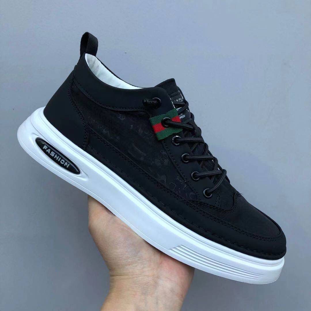 Men’s Low-Top Sneakers – Water-Resistant Fabric – Casual Fit – Embroidered Detailing