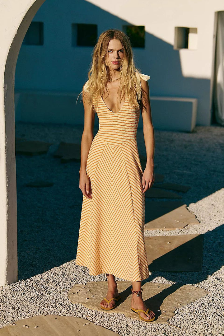 Women’s Maxi Dress – V-Neck – Shoulder Tie Straps – Flowy Fit – Chevron Pattern