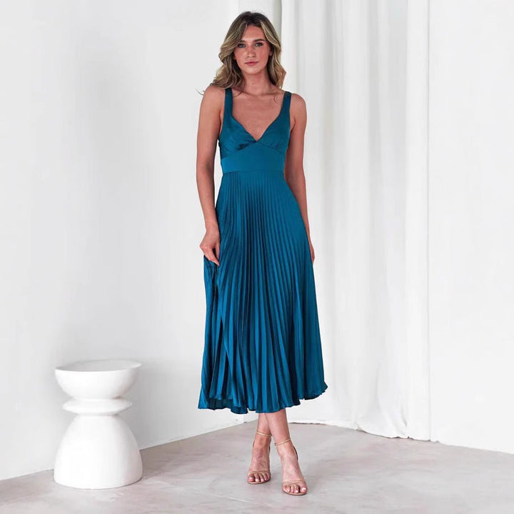 Women’s Midi Dress – V-Neck – Pleated Skirt – Sleeveless – Flowy Elegant Fit