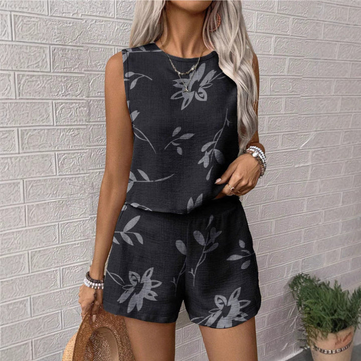 Women’s Two-Piece Set – Relaxed Fit – Sleeveless Top & Shorts – Breathable Blend