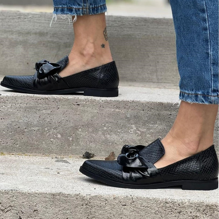 Women’s Loafers – Pointed Toe – Faux Reptile Texture – Bow Detail – Low Heel Elegance