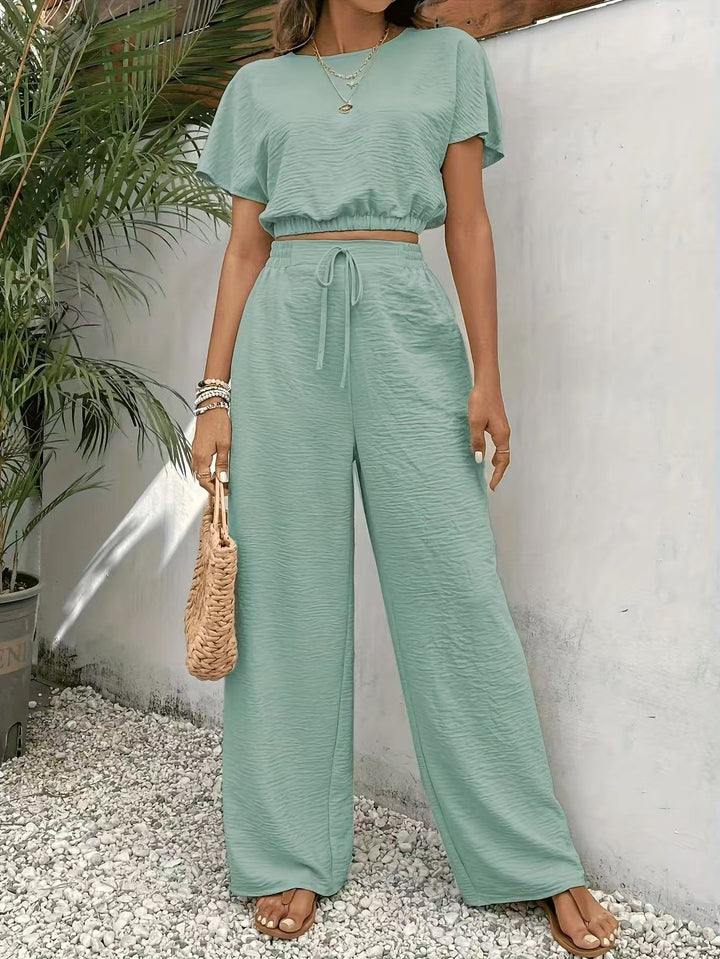 Women’s Two-Piece Set – Crop Top Relaxed Fit – High-Waist Wide-Leg Pants – Textured Fabric