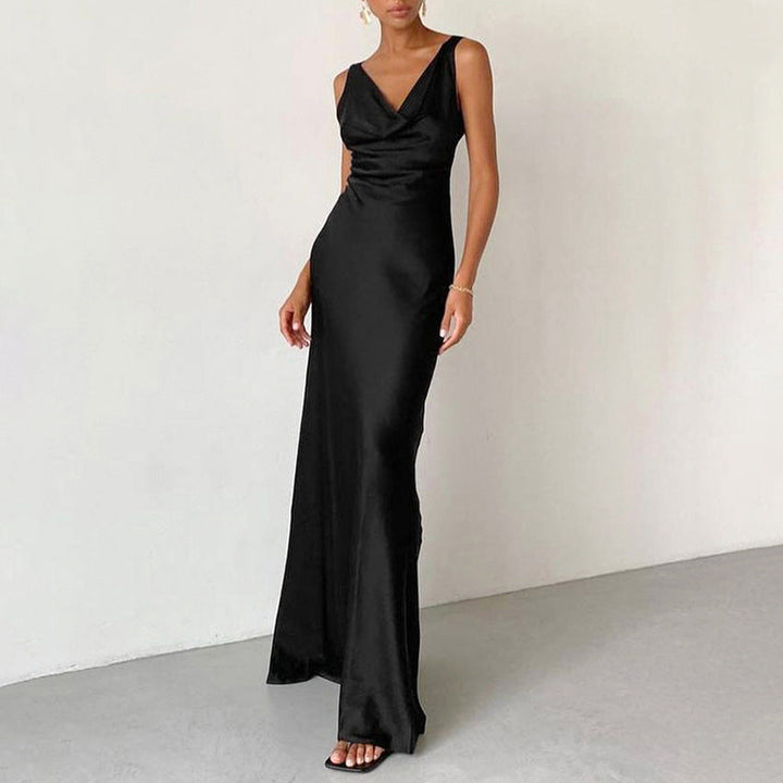 Women’s Evening Gown – Floor-Length – Cowl Neckline – Sleeveless – Slim Fit – Silk Feel