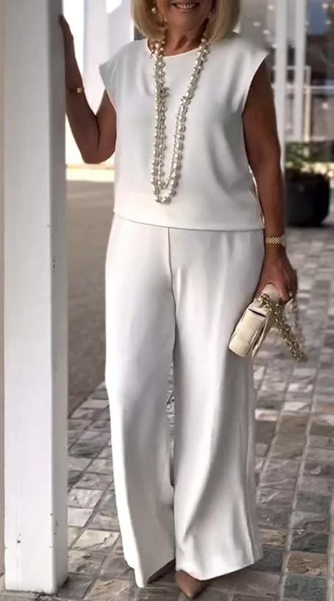 Women’s Two-Piece Set – Sleeveless Top – Wide-Leg Pants – Relaxed Fit – Silk