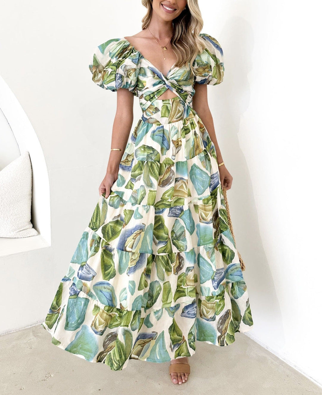 Women’s Maxi Dress – Sweetheart Neckline – Puff Sleeve – Fitted Waist – Flowy Skirt