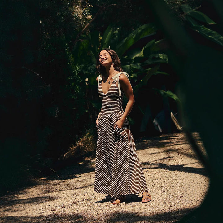 Women’s Maxi Dress – V-Neck – Shoulder Tie Straps – Flowy Fit – Chevron Pattern
