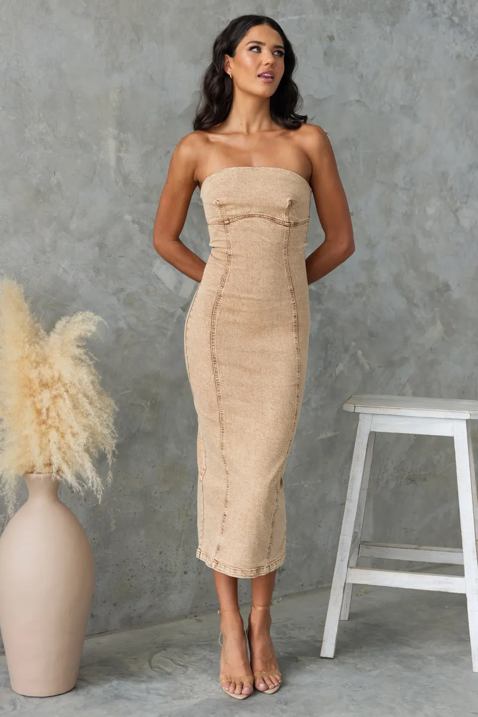 Women’s Strapless Denim Dress – Fitted Silhouette – Midi Length – Structured Bodice