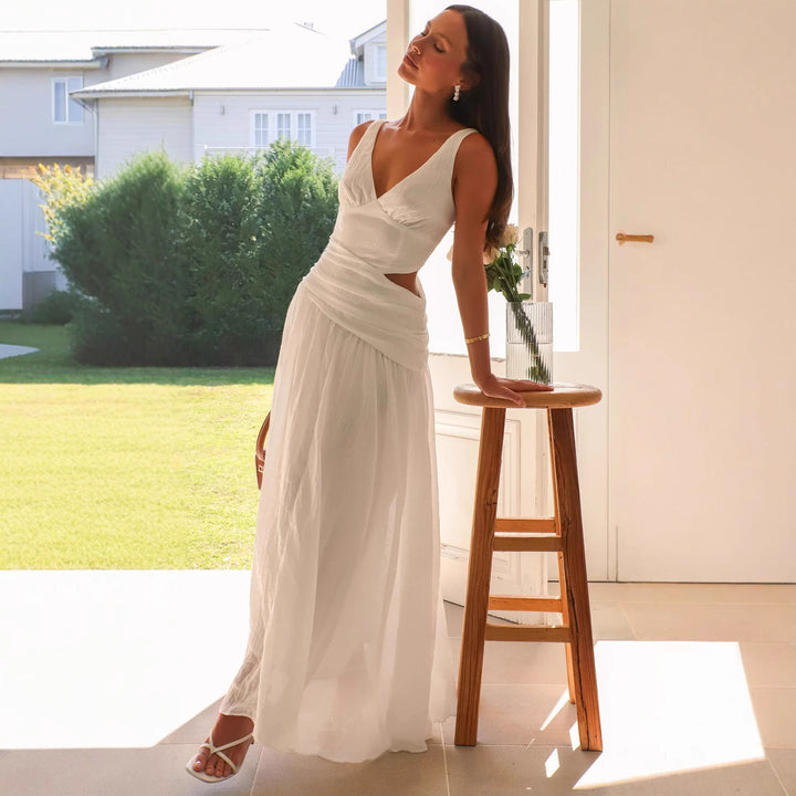 Women’s Maxi Dress – Deep V-Neck – Cut-Out Waist – Flowing Skirt – Elegant Fit