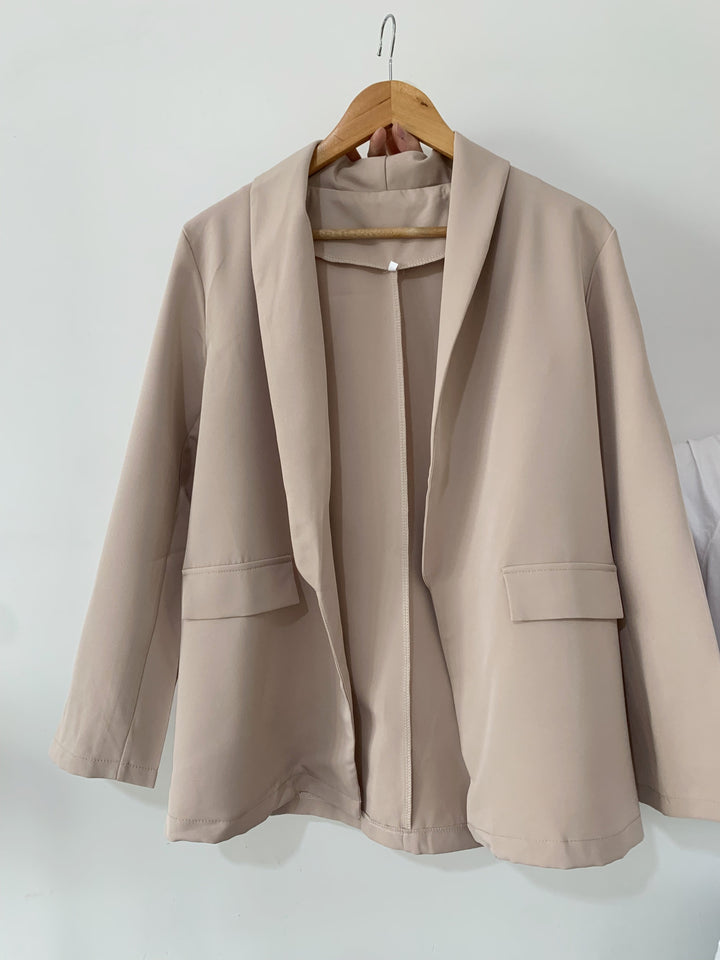 Women’s Blazer – Tailored Fit – Notched Lapel – Structured Fabric – V-Neck – Long Sleeve