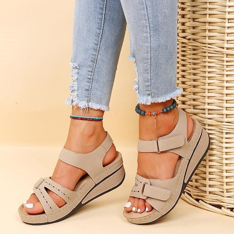 Women’s Platform Sandals – Adjustable Straps – Cushioned Sole – Versatile Casual Style