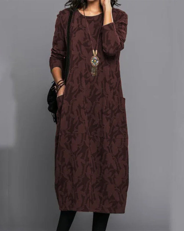 Women's Knee-Length Dress - Relaxed Fit - Long Sleeve - Round Neck - With Pockets