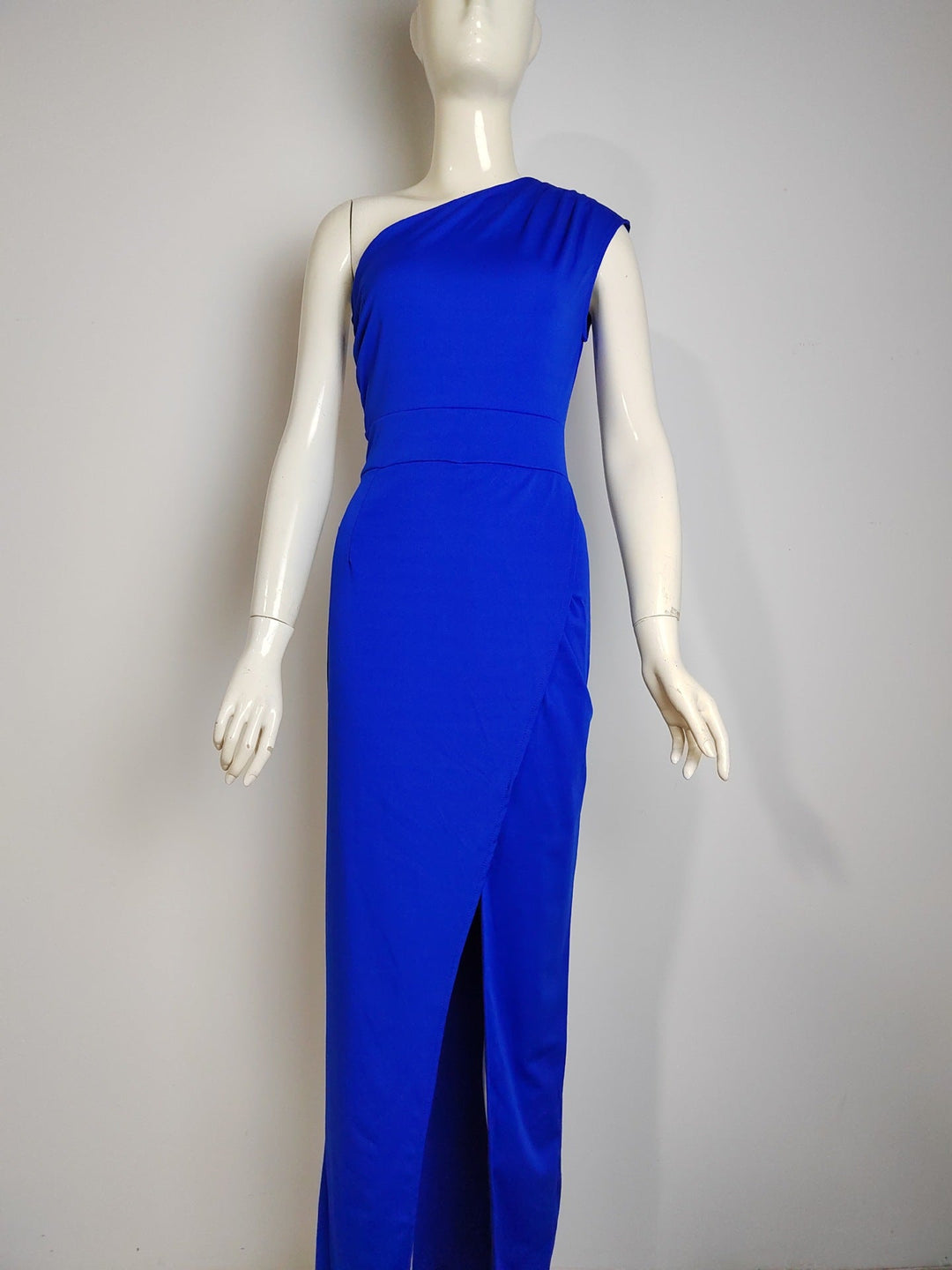 Women's One-Shoulder Evening Dress - Asymmetric Neckline - High Slit - Elegant Fit