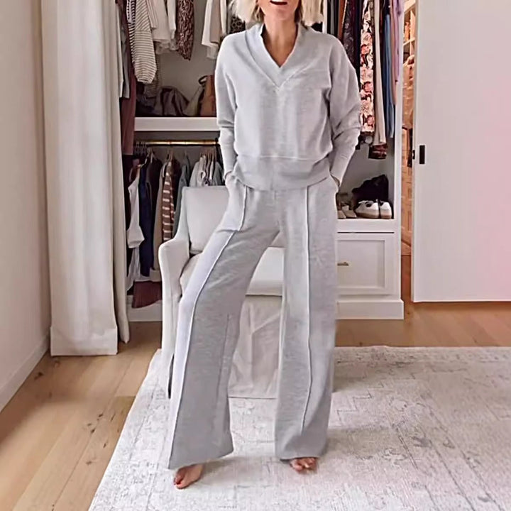 Women’s Two-Piece Set – V-Neck Long Sleeve Top – High Waist Wide-Leg Pants – Relaxed Fit