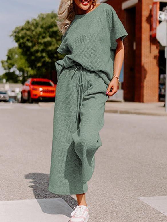 Women’s Two-Piece Set – Soft Knit – Relaxed Fit – Short Sleeve Top & Wide-Leg Pants