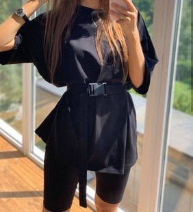 Women’s Two-Piece Set – Tunic Top with Waist Belt – Fitted Knee-Length Shorts
