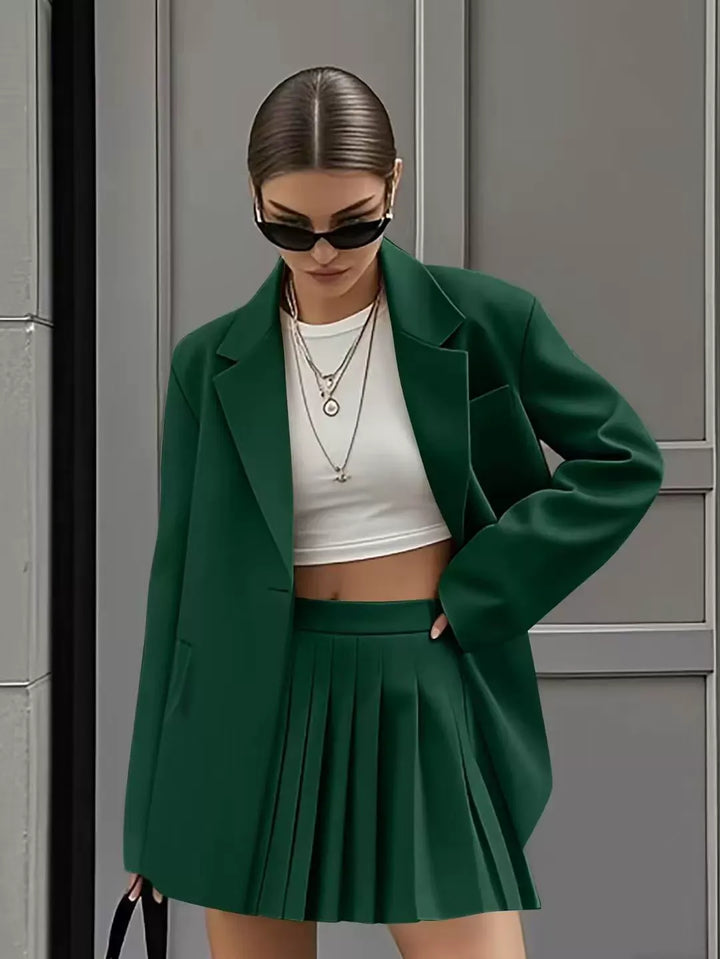 Women's Pleated Skirt Suit Set – Relaxed Fit Blazer – High-Waist Mini – Flap Pocket Design