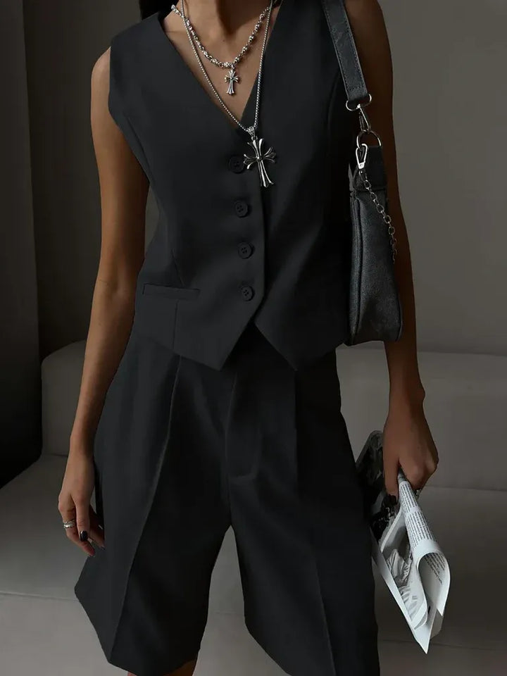 Women’s Vest and Shorts Set – Tailored Fit – V-Neck Buttoned Vest – Pleated Knee-Length Shorts