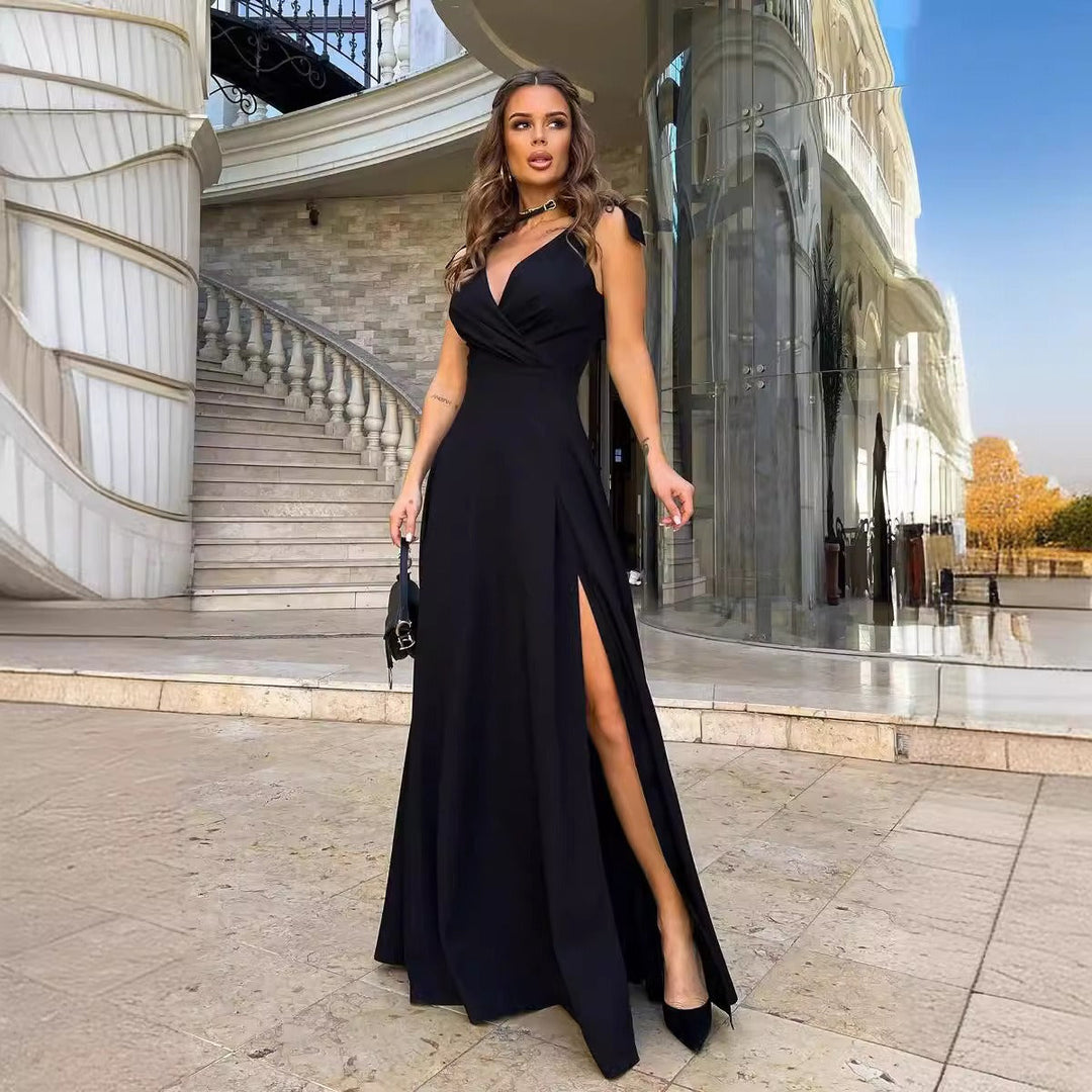 Women’s Evening Dress – Slim Fit – Plunging Neckline – High Slit – Spaghetti Straps