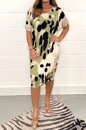 Women’s Midi Dress – Relaxed Fit  – Short Sleeve Artistic Print