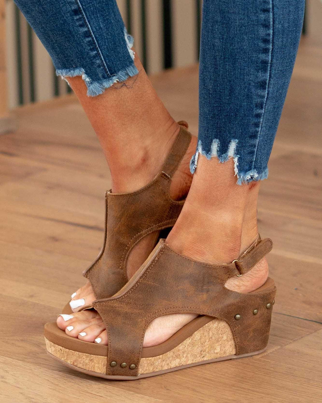 Women’s Sandals – Ergonomic Fit – Open Toe – Cork Footbed – Cut-Out Design – Stud Accents