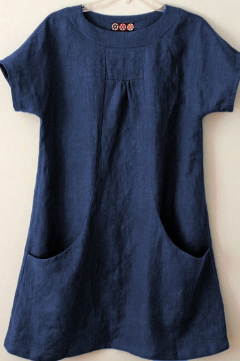 Women’s Blouse – Relaxed Fit – Short Sleeve – Natural Fibers – Pleated Front – Pockets