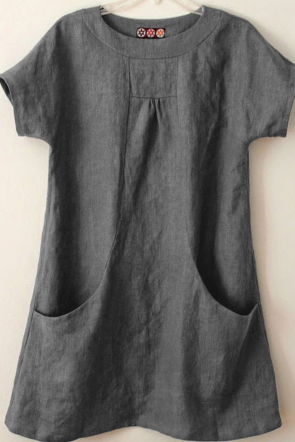 Women’s Blouse – Relaxed Fit – Short Sleeve – Natural Fibers – Pleated Front – Pockets