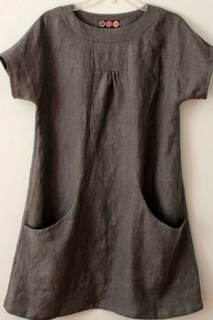 Women’s Blouse – Relaxed Fit – Short Sleeve – Natural Fibers – Pleated Front – Pockets