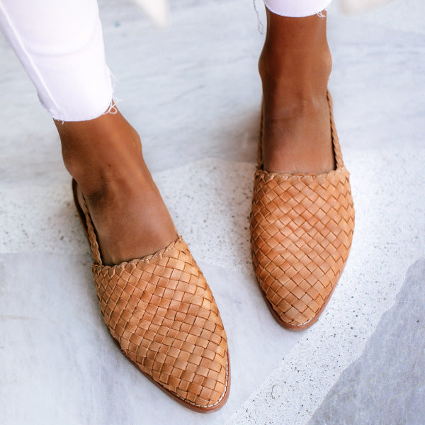Women’s Leather Loafers – Woven Design – Pointed Toe – Slip-On Comfort – Elegant Fit
